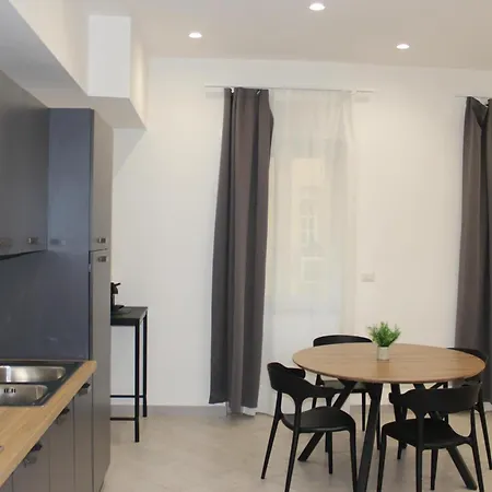 Appartement House In *